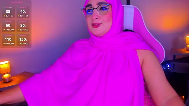 HijabiMilff online show from April 14, 2:45 pm