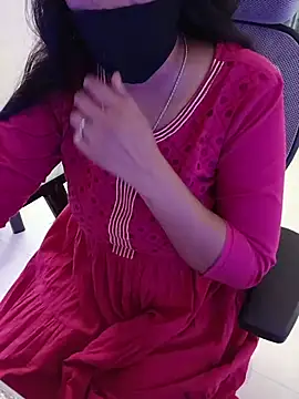 Queenlipx online show from March 8, 2:54 pm