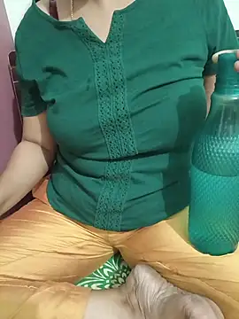 Queenlipx online show from March 27, 4:51 pm