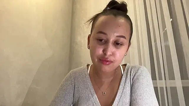 Snapshot of Dana_005 chatting on June 23, 9:13 pm Dana 005 online show from June 23, 9:13 pm