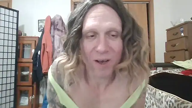 Snapshot of jersierosexx chatting on February 22, 3:54 pm jersierosexx online show from February 22, 3:54 pm