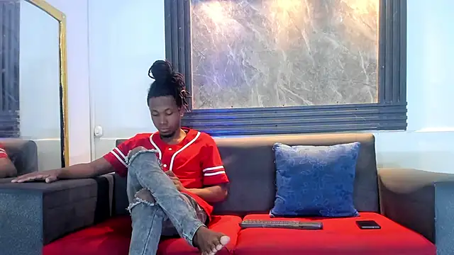 Latins on fire online show from April 13, 11:48 am