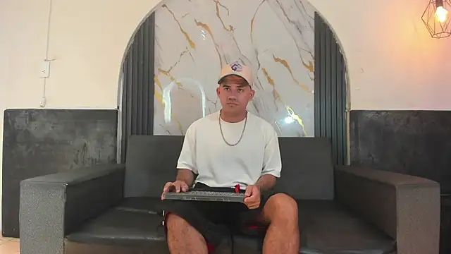 Latins on fire online show from May 25, 11:38 am