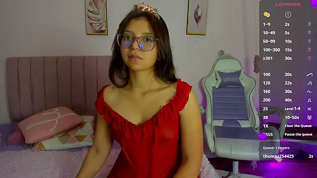 Zoow bluussh online show from April 3, 12:36 pm