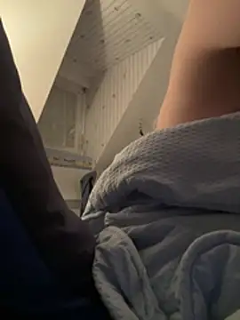 Snapshot of bebyzor chatting on February 21, 12:22 am bebyzor online show from February 21, 12:22 am