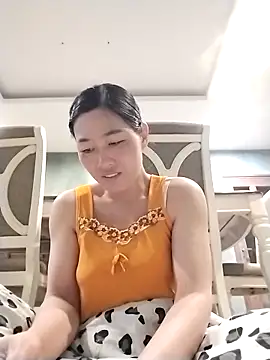 Snapshot of lris-Beauty77 chatting on February 24, 11:25 pm lris-Beauty77 online show from February 24, 11:25 pm