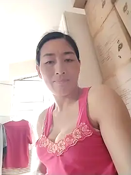 Snapshot of lris-Beauty77 chatting on February 27, 7:19 am lris-Beauty77 online show from February 27, 7:19 am