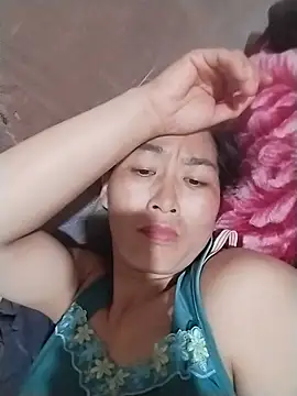 Snapshot of lris-Beauty77 chatting on May 19, 4:24 pm lris-Beauty77 online show from May 19, 4:24 pm