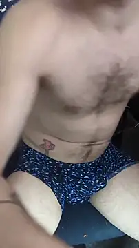 Snapshot of elong007 chatting on February 25, 2:32 am elong007 online show from February 25, 2:32 am