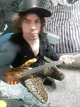 Snapshot of elong007 chatting on February 27, 9:31 am elong007 online show from February 27, 9:31 am