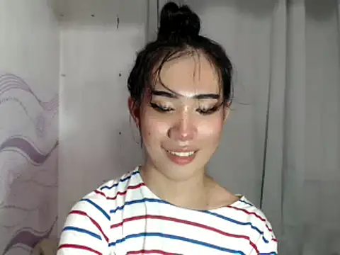 Snapshot of Royalty_marcela6969 chatting on May 20, 8:20 am Royalty marcela6969 online show from May 20, 8:20 am