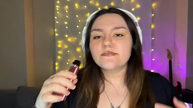 RiotKitten1 online show from February 28, 2:34 am