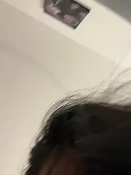 ISLONDRY online show from February 21, 6:09 pm