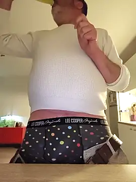 eruzam59000 online show from March 9, 3:05 pm