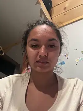 QueenNefertiti online show from February 22, 9:08 am