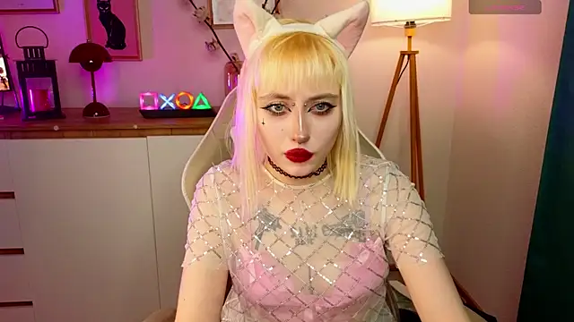 Snapshot of rraffaellka chatting on April 28, 10:04 pm rraffaellka online show from April 28, 10:04 pm