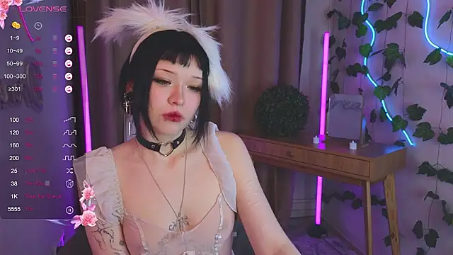 Snapshot of myawka1 chatting on February 25, 10:08 pm myawka1 online show from February 25, 10:08 pm