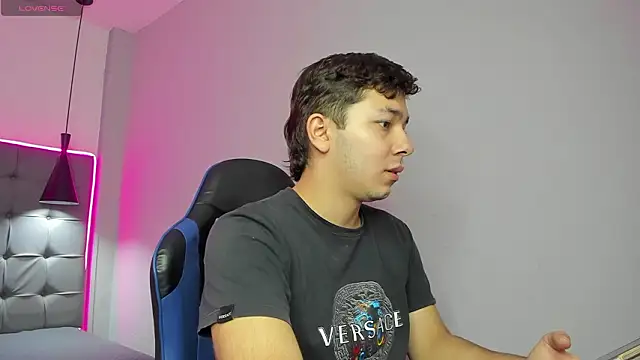 Julian Smith21 online show from March 9, 1:37 pm