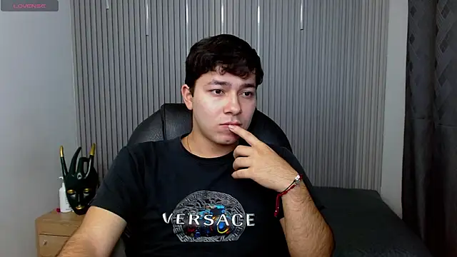 Julian Smith21 online show from April 8, 3:39 am