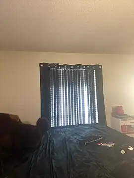 wavywavy12 online show from March 27, 11:48 pm