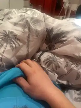 crustyyy1 online show from March 9, 10:19 am