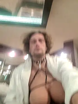 Snapshot of pleasser1985 chatting on March 6, 4:42 am pleasser1985 online show from March 6, 4:42 am