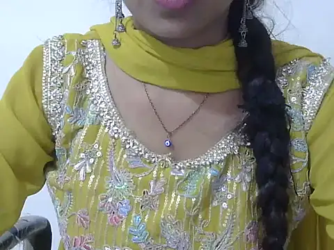 Snapshot of cute_momo_love chatting on May 28, 5:16 am cute momo love online show from May 28, 5:16 am
