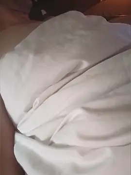 DannyLeei online show from May 3, 1:22 am