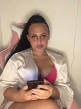 Snapshot of mayawesttt chatting on February 23, 5:32 pm mayawesttt online show from February 23, 5:32 pm