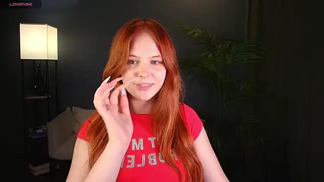 Snapshot of Elle_Funning chatting on July 29, 7:12 pm Elle Funning online show from July 29, 7:12 pm