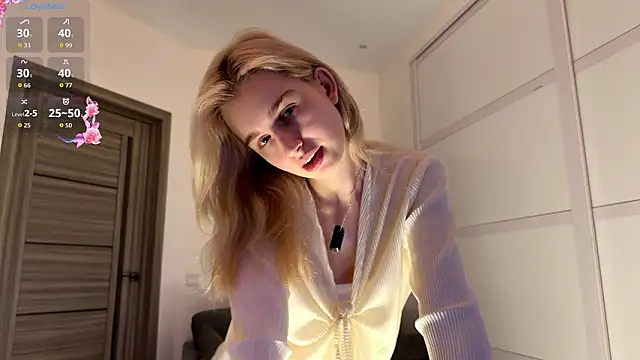 Snapshot of HeeEgno chatting on February 27, 5:13 pm HeeEgno online show from February 27, 5:13 pm