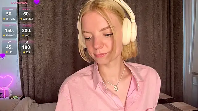 Snapshot of Marry_Sornatiko chatting on June 20, 3:48 pm Marry Sornatiko online show from June 20, 3:48 pm