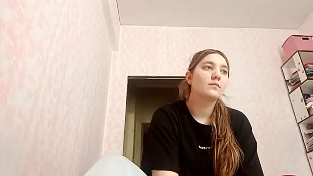 Snapshot of JanineThielman chatting on April 1, 3:40 am JanineThielman online show from April 1, 3:40 am