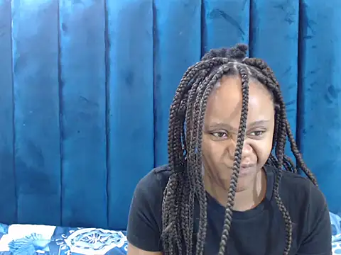 CreamyTea online show from March 7, 9:17 am