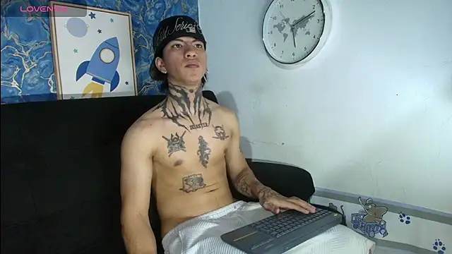 Snapshot of Tessarion_Black chatting on June 30, 5:19 am Tessarion Black online show from June 30, 5:19 am