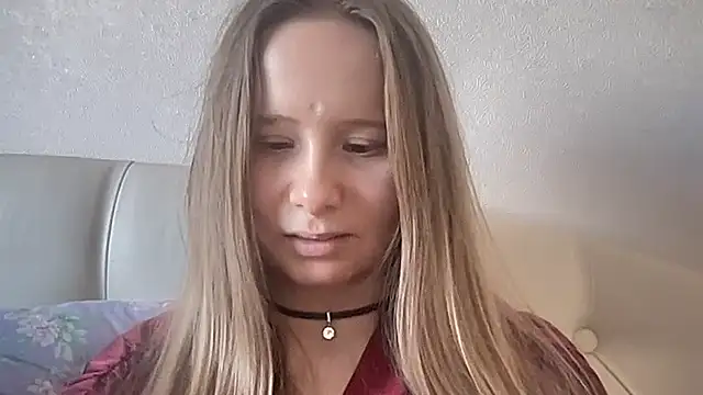 Snapshot of cutefoxieee chatting on March 14, 1:49 pm cutefoxieee online show from March 14, 1:49 pm