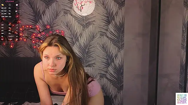 Snapshot of HinaVibe chatting on May 27, 3:31 pm HinaVibe online show from May 27, 3:31 pm