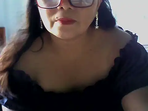 Flowerblossom123 online show from April 17, 4:26 am