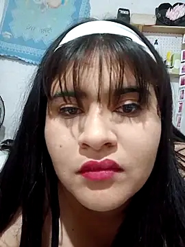 Snapshot of Orianamzn21 chatting on May 10, 5:23 am Orianamzn21 online show from May 10, 5:23 am