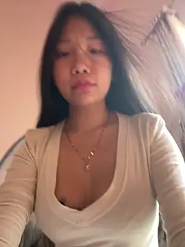 Miumieu2 online show from April 12, 9:25 am