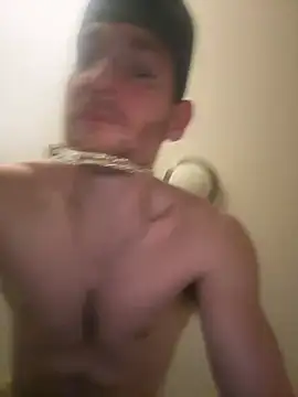 Snapshot of Aarondeweese27 chatting on February 23, 10:45 am Aarondeweese27 online show from February 23, 10:45 am