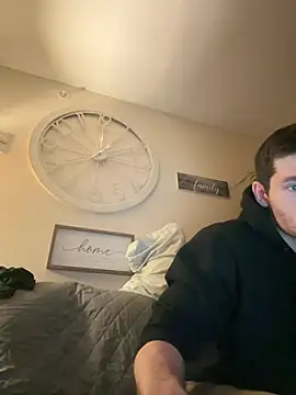 Snapshot of Aarondeweese27 chatting on February 24, 12:36 pm Aarondeweese27 online show from February 24, 12:36 pm