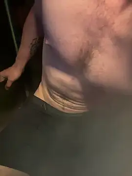 Aarondeweese27 online show from May 26, 5:14 am