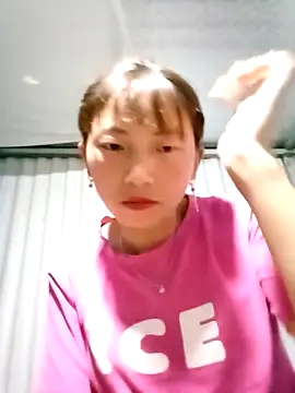 Snapshot of Xuka-xx chatting on February 24, 1:20 pm Xuka-xx online show from February 24, 1:20 pm