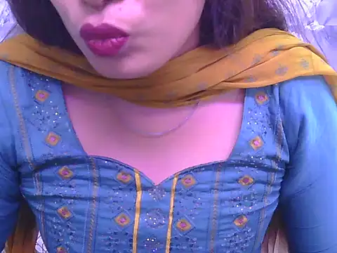 Aayesha-queen online show from May 29, 8:34 am