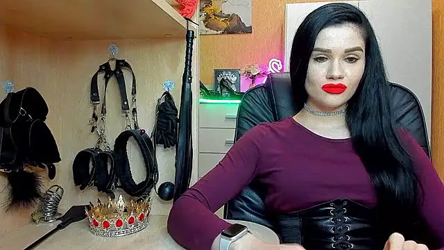 KristiTopxx online show from March 6, 8:05 pm