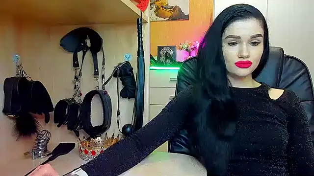 KristiTopxx online show from April 10, 6:01 pm