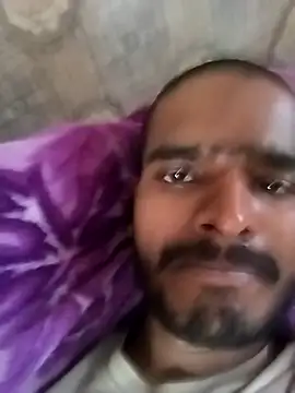 Snapshot of poojavk88 chatting on February 28, 5:52 am poojavk88 online show from February 28, 5:52 am