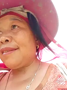 heesuu11 online show from April 15, 7:26 am