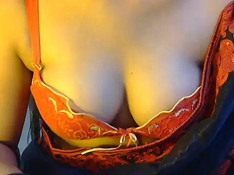 Snapshot of strip_sunshine chatting on May 13, 4:43 am strip sunshine online show from May 13, 4:43 am